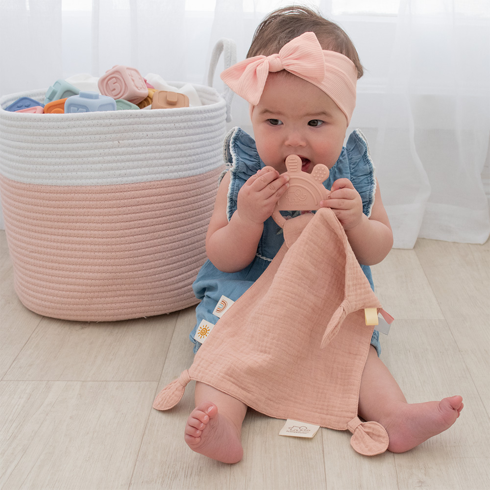 Muslin Comfort Teether - Pink - Image 3